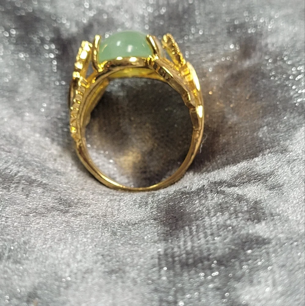 Luxury Light Green Leaf Fashion  Ring - Picture 3 of 7